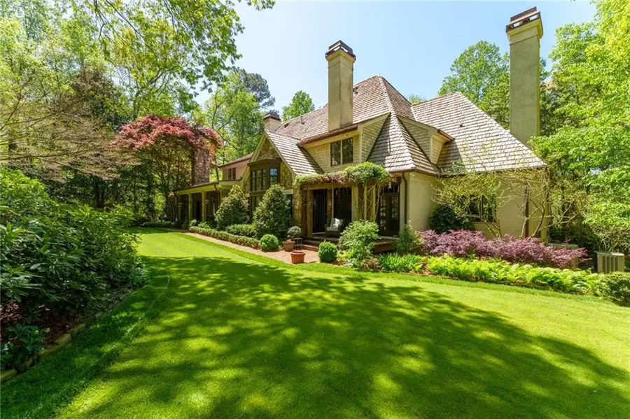 2167 W Wesley Road Nw, Atlanta, GA 30327 - Image #2