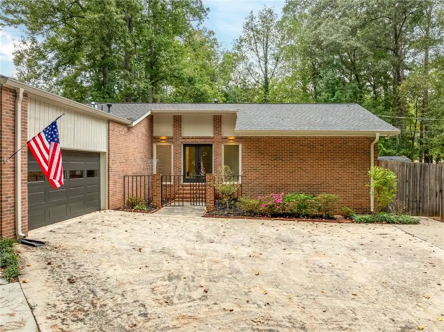 3290 Custer Lake Drive, Marietta, GA 30064 - Image #2