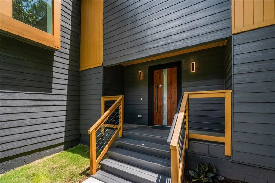 2155 Venetian Drive Sw, Atlanta, GA 30311 - Image #2