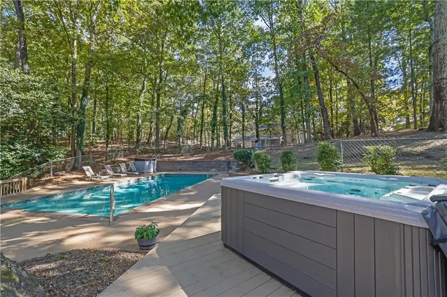 835 Lakeshore Drive Nw, Berkeley Lake, GA 30096 - Image #2