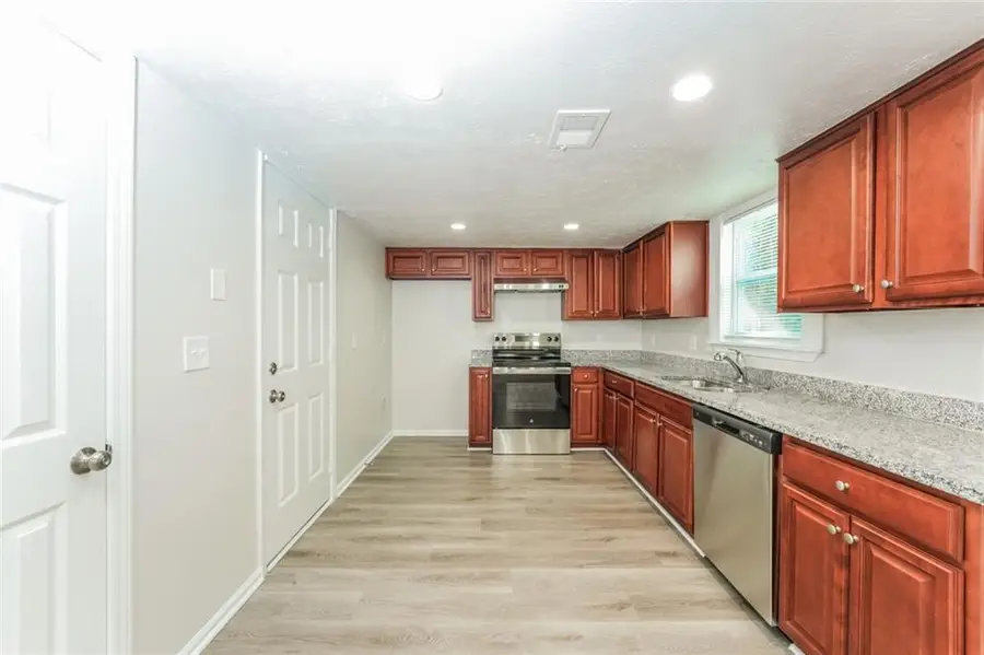 884 Third Street, Stone Mountain, GA 30083 - Image #2