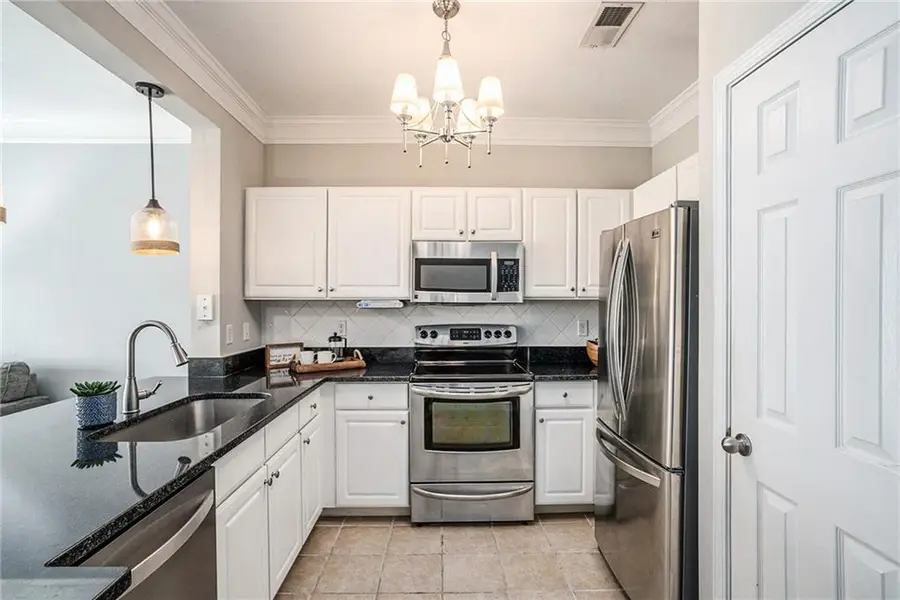 1108 Westchester Ridge Ne, Atlanta, GA 30329 - Image #2