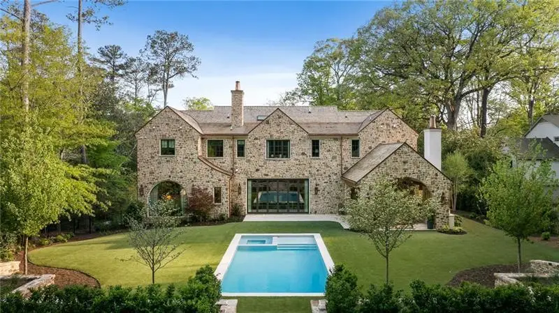 41 Blackland Road Nw, Atlanta, GA 30342 - Image #2