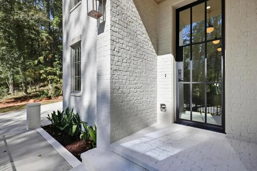 3568 Cloudland Drive Nw, Atlanta, GA 30327 - Image #2