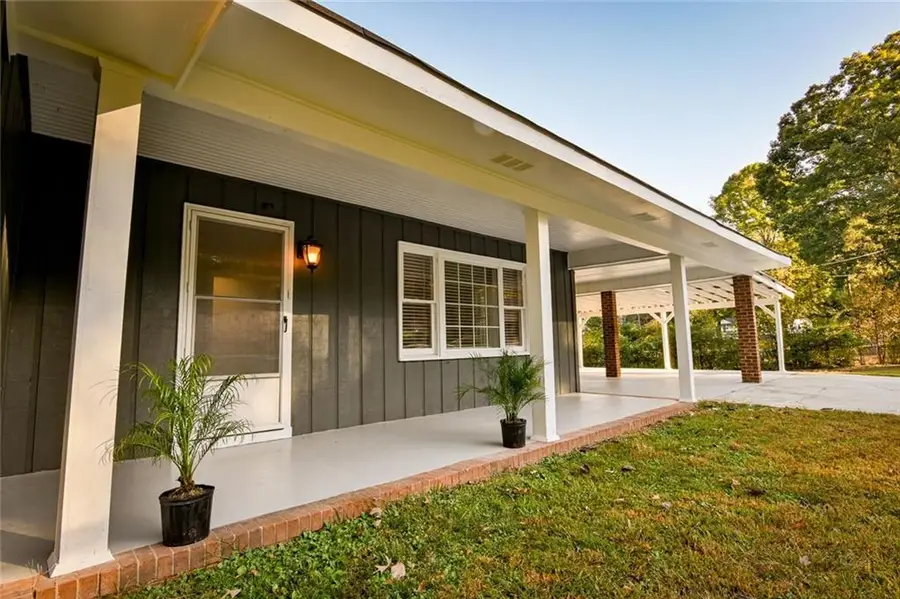 8196 Lakeview Drive Sw, Covington, GA 30014 - Image #3