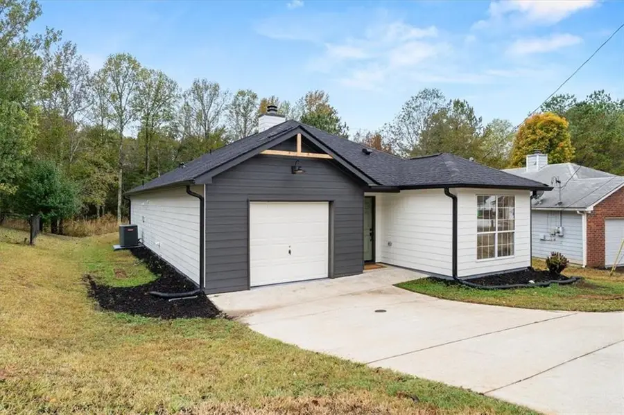 6588 Browns Mill Ferry Drive, Lithonia, GA 30038 - Image #2