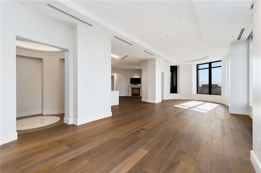 3376 Peachtree Road Ne #33B, Atlanta, GA 30326 - Image #3