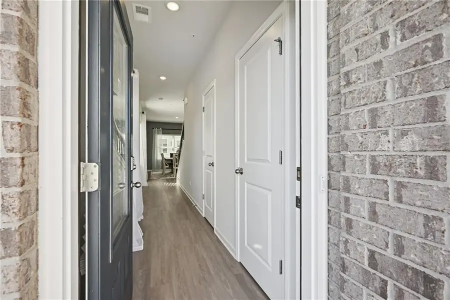 423 Lanier Circle, Woodstock, GA 30189 - Image #2