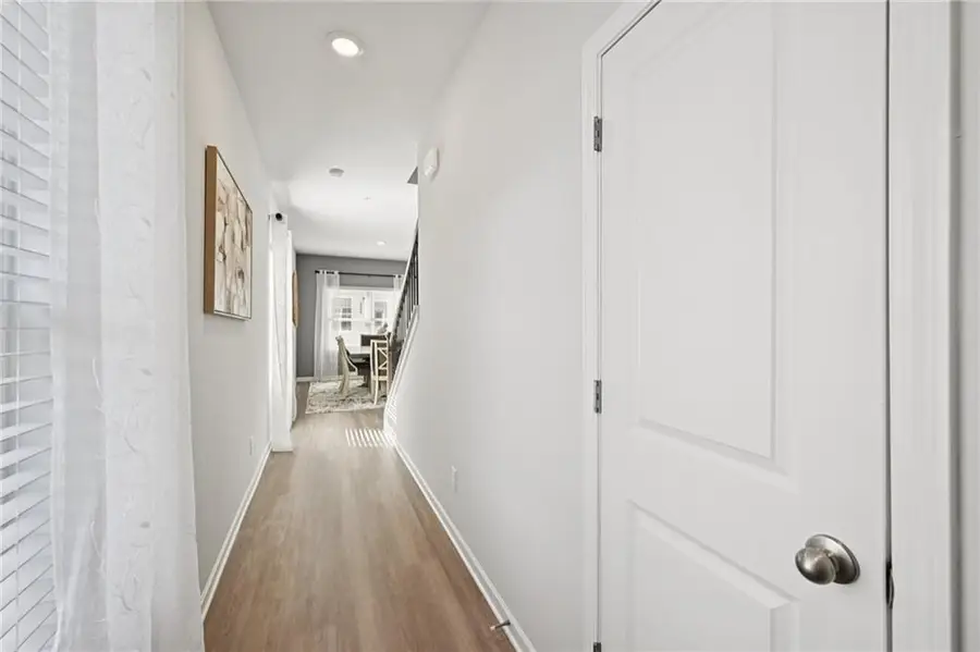 423 Lanier Circle, Woodstock, GA 30189 - Image #3