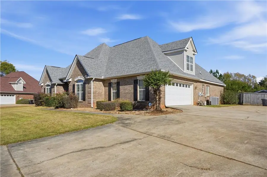604 Twelve Oaks Drive, Warner Robins, GA 31088 - Image #2