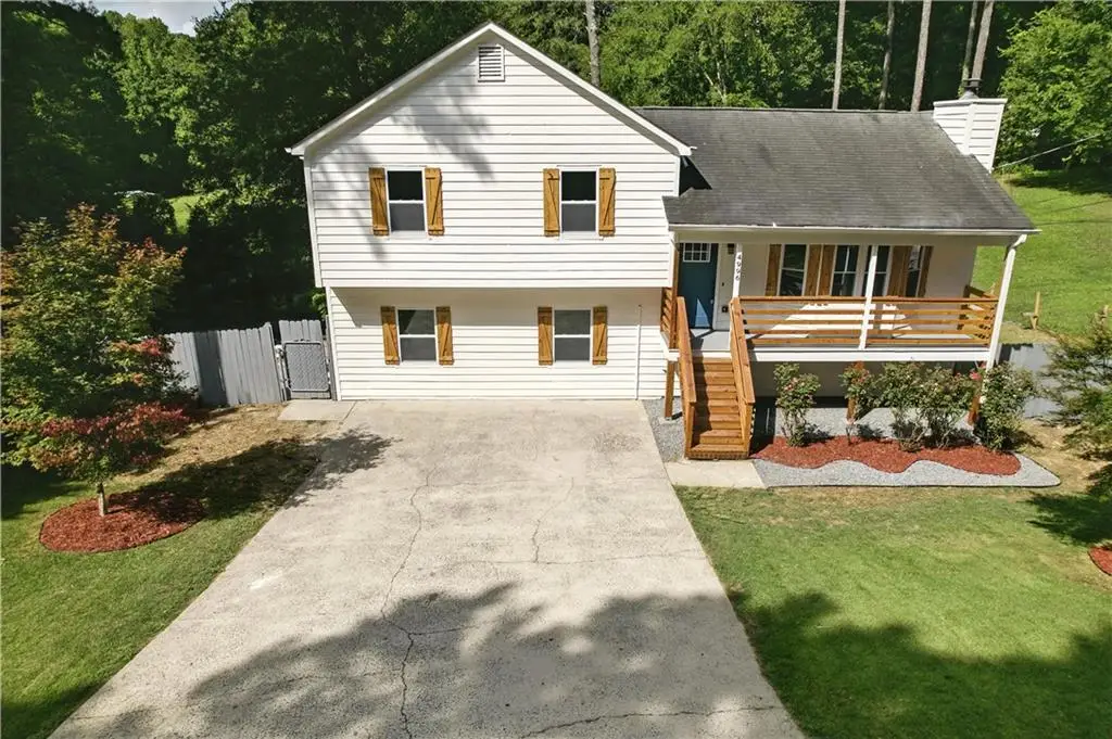 4996 Hunters Cove Drive, Acworth, GA 30101 - Image #1