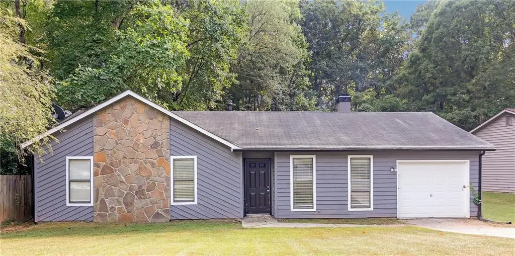 860 Forest Path, Stone Mountain, GA 30088 - Image #1