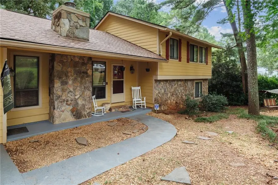 5002 Abbey Lane Sw, Lilburn, GA 30047 - Image #3