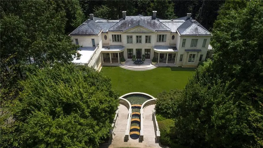 881 W Conway Drive Nw, Atlanta, GA 30327 - Image #3