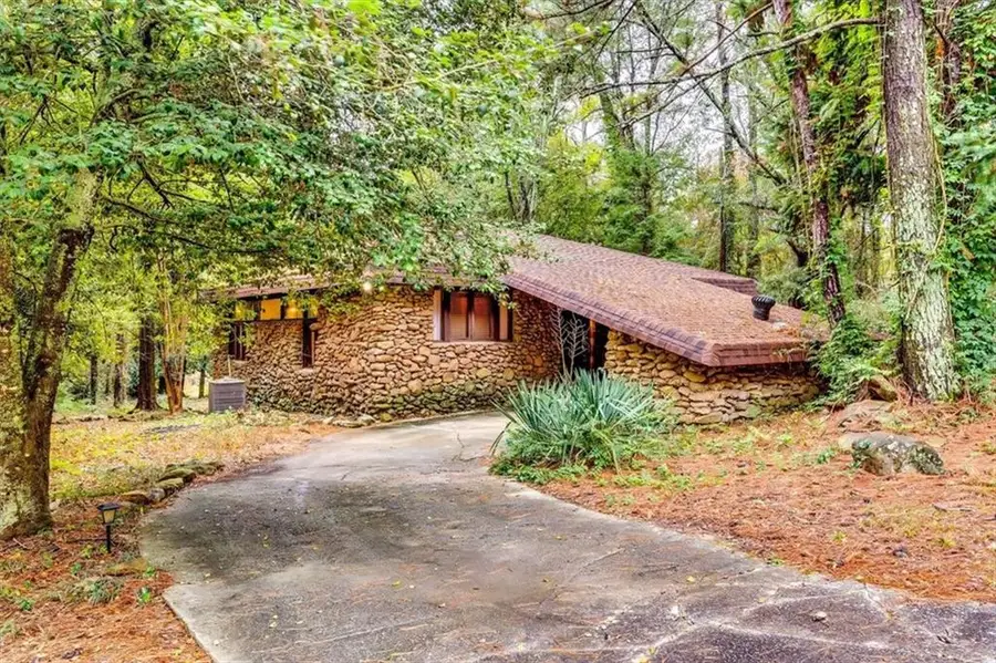 1271 Eastview Road Ne, Conyers, GA 30012 - Image #2