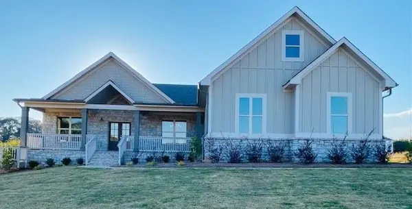 44 Palomino Circle, Hoschton, GA 30548