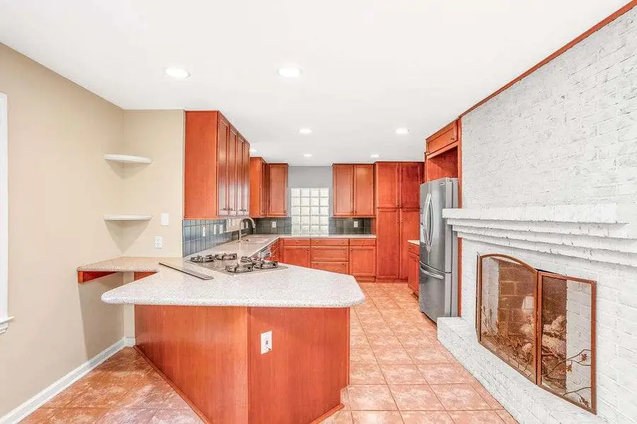 3911 Ivy Road, Atlanta, GA 30342 - Image #3