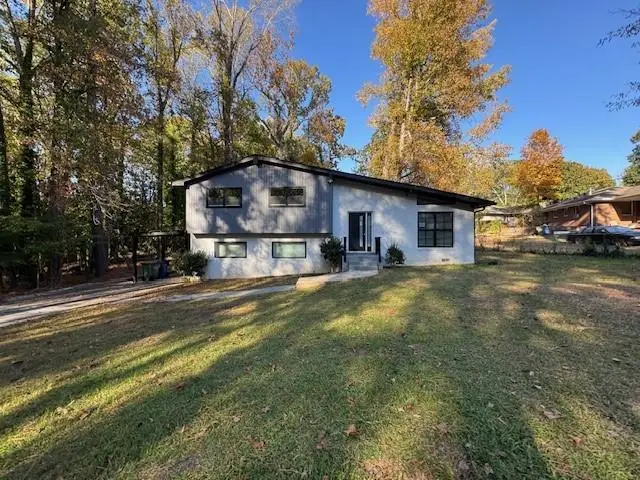 2045 Pine Oak Drive Sw, Atlanta, GA 30310 - Image #2