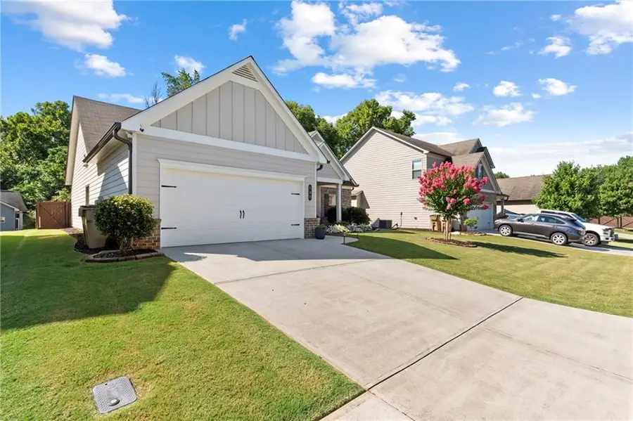 383 Brighton Park Circle, Hoschton, GA 30548 - Image #3