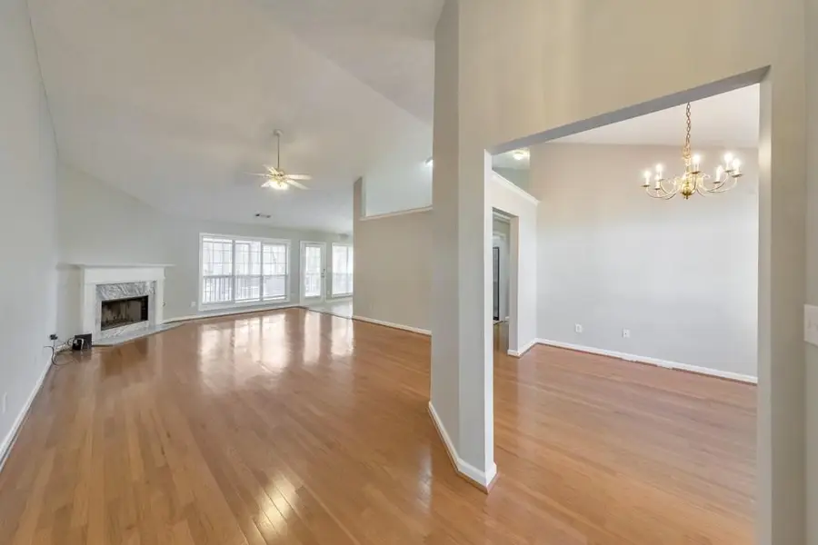 868 Ashley Crossing Lane, Lawrenceville, GA 30043 - Image #3