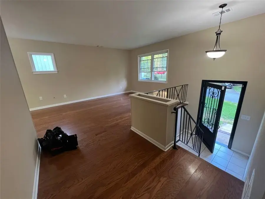 2444 Rolling View Drive Se, Smyrna, GA 30080 - Image #2