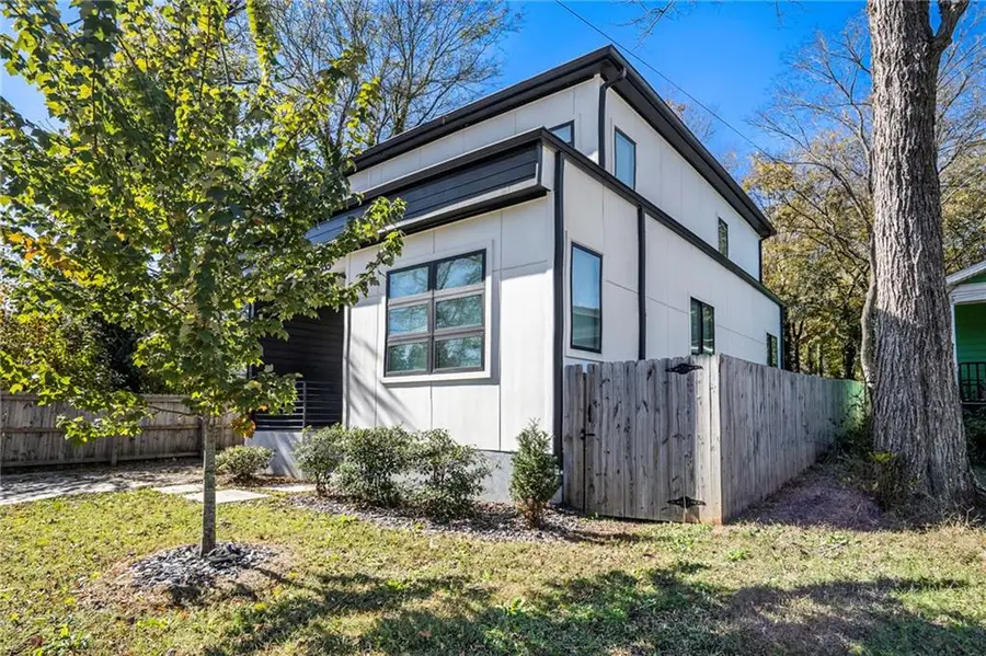 833 Humphries Street Sw, Atlanta, GA 30310 - Image #3