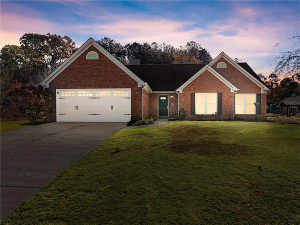6228 Rock Port Dr, Flowery Branch, GA 30542