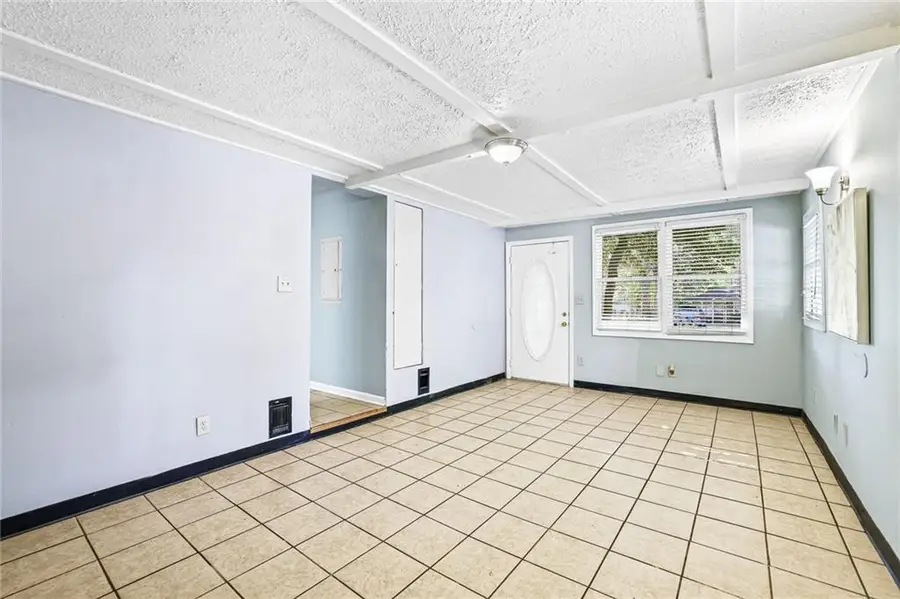 1334 Jennie Lane Sw, Lilburn, GA 30047 - Image #3