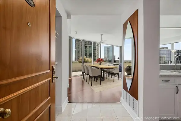 700 Park Regency Place Ne #2201, Atlanta, GA 30326