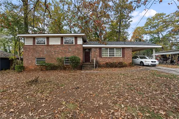 2390 Mellville Avenue, Decatur, GA 30032