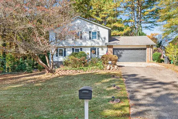 1075 Westchester Drive Sw, Lilburn, GA 30047