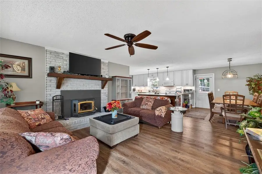 5867 Meadow View Lane, Flowery Branch, GA 30542 - Image #3