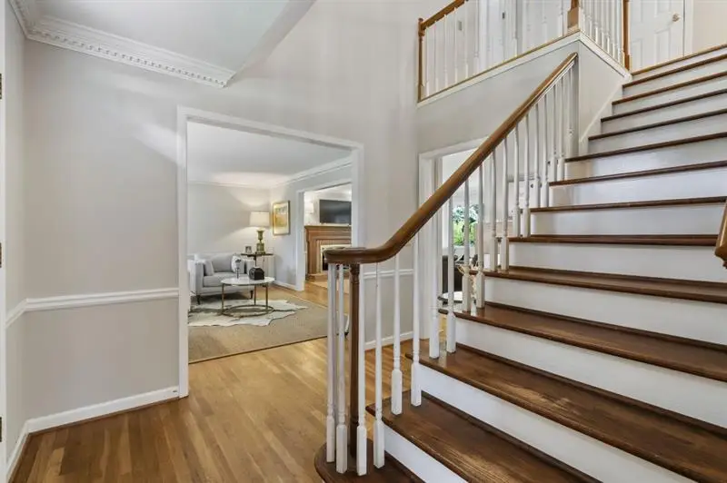 6915 Hunters Knoll, Sandy Springs, GA 30328 - Image #3