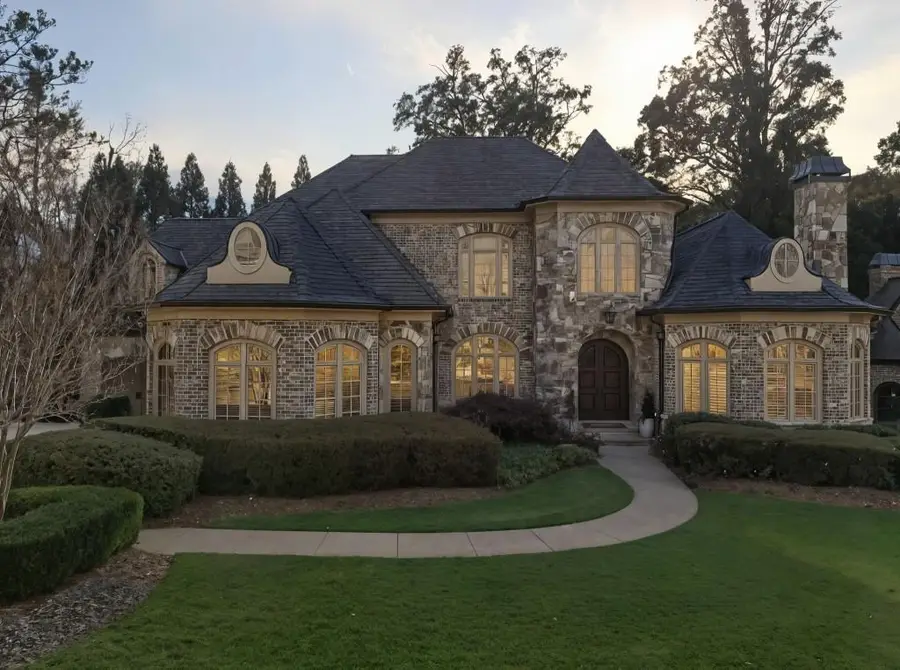 841 Camden Park Court Ne, Atlanta, GA 30342 - Image #2