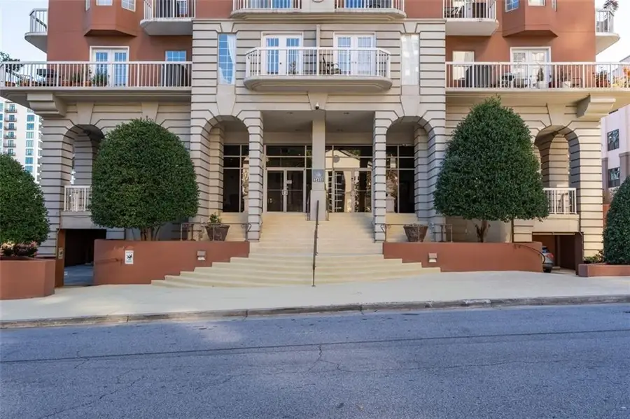 3435 Kingsboro Road Ne, Atlanta, GA 30326 - Image #3