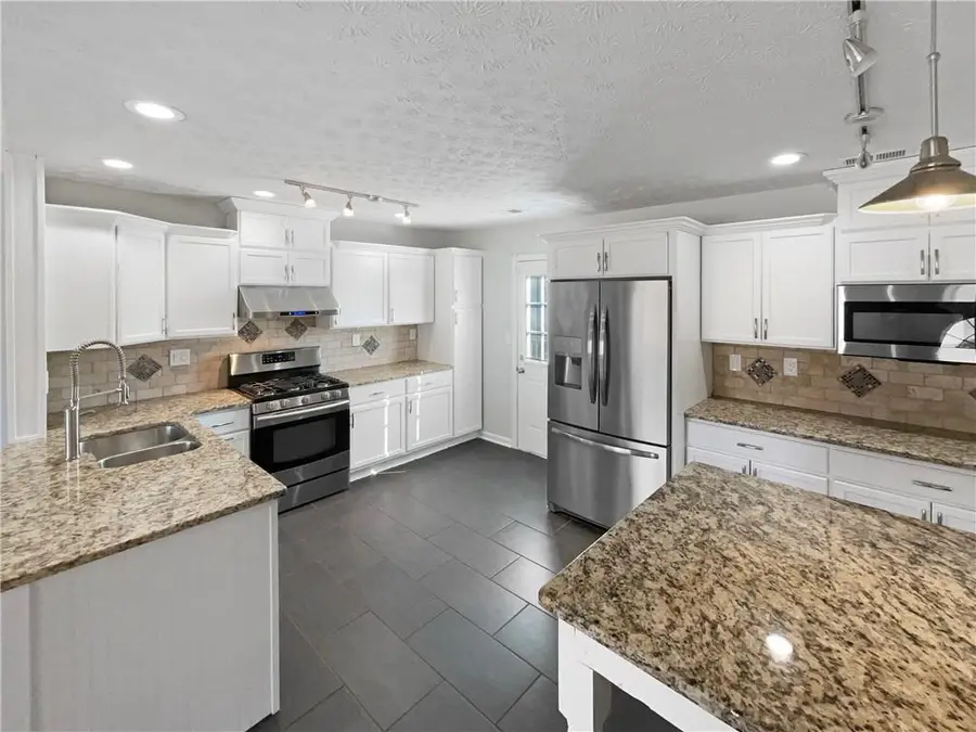 72 Ann Circle Se, Cartersville, GA 30121 - Image #2