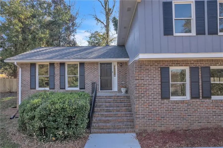 5618 Fern Creek Drive Sw, Lilburn, GA 30047 - Image #2