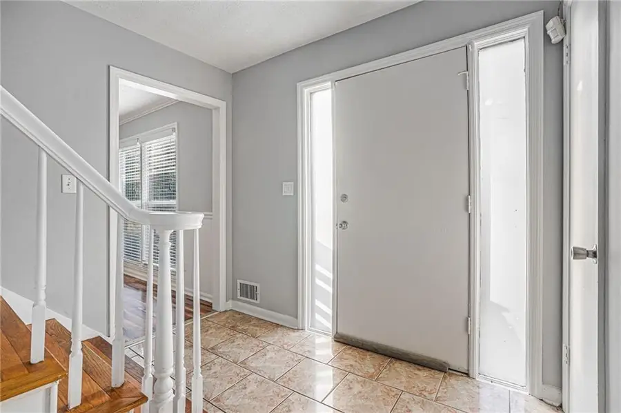 971 Willow Run, Stone Mountain, GA 30088 - Image #3