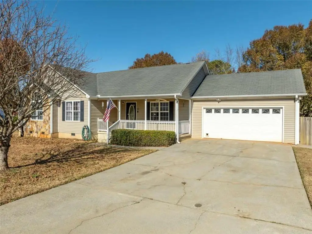 18 Hedgerow Court Se, Cartersville, GA 30120 - Image #1