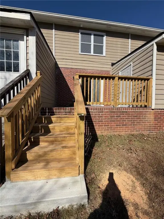 2250 Kings Gate Circle #B, Snellville, GA 30078