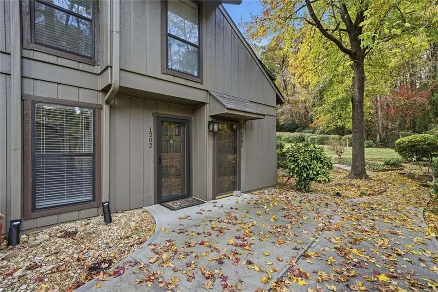 1202 Cumberland Court Se, Smyrna, GA 30080 - Image #2