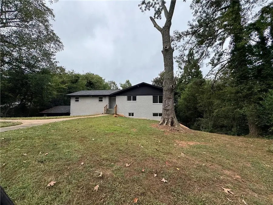 1679 Oak Lane Ne, Atlanta, GA 30329 - Image #2