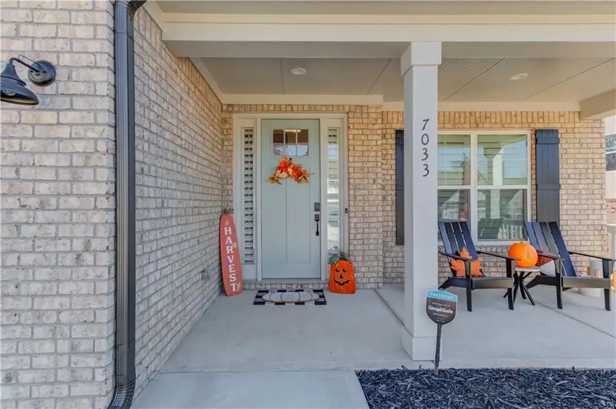 7033 Manchester Drive, Flowery Branch, GA 30542 - Image #3