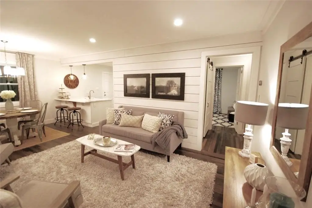 911 Lake Court Se, Smyrna, GA 30082 - Image #1