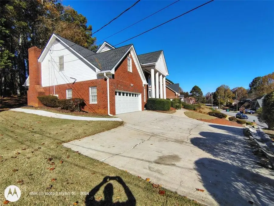 5121 Huntshire Lane, Lilburn, GA 30047 - Image #2