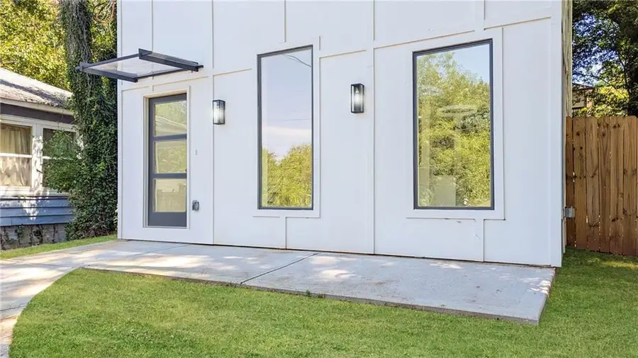 1052 Windsor Street Sw, Atlanta, GA 30310 - Image #2