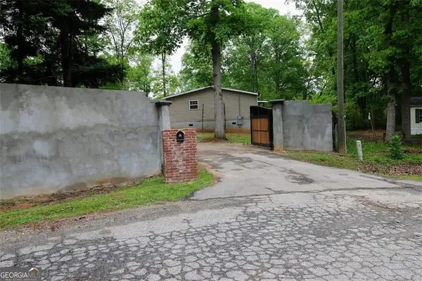 208 Holliday Way, Carrollton, GA 30116