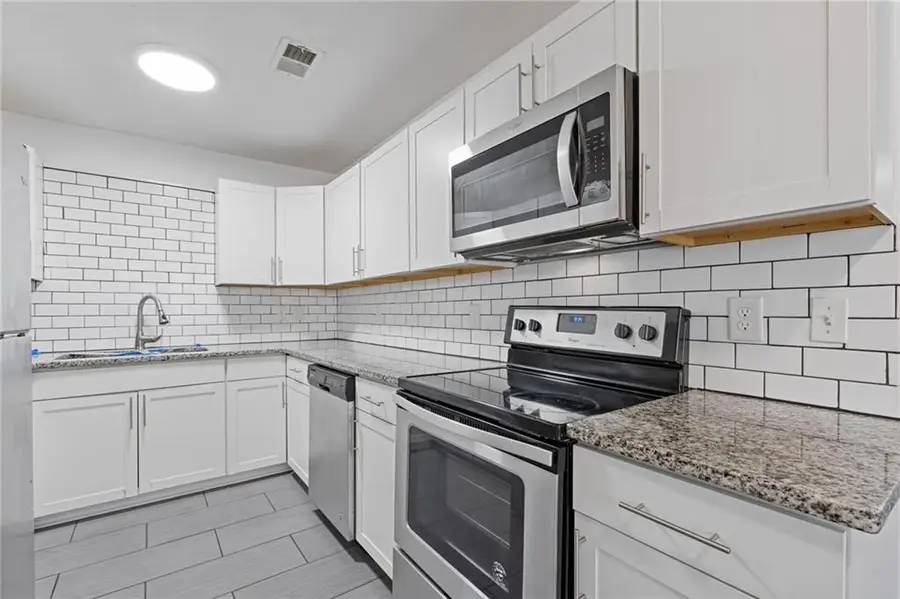 433 W Lake Avenue Nw, Atlanta, GA 30318 - Image #3