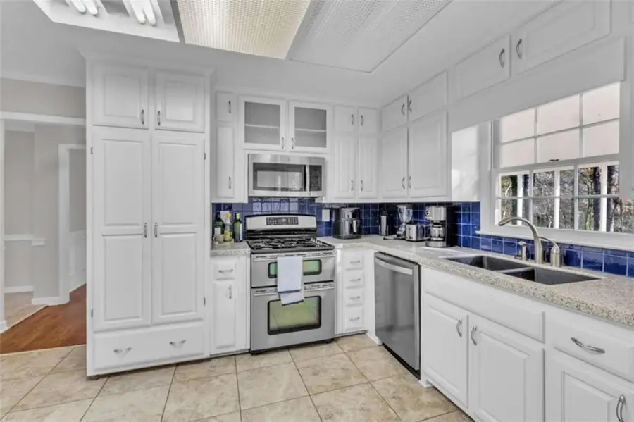 591 Battersea Drive, Lawrenceville, GA 30044 - Image #3