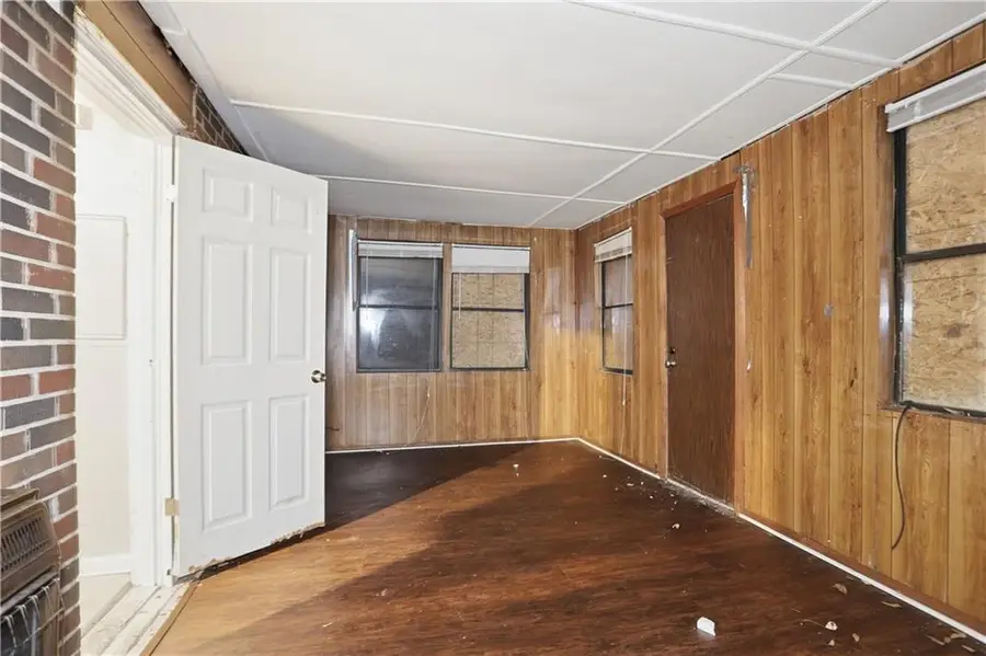 682 Steve Drive Sw, Atlanta, GA 30315 - Image #2